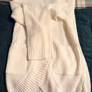 Elegant White Knit Cardigan